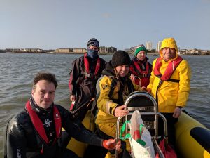 Boat handling lessons on the Thames title=