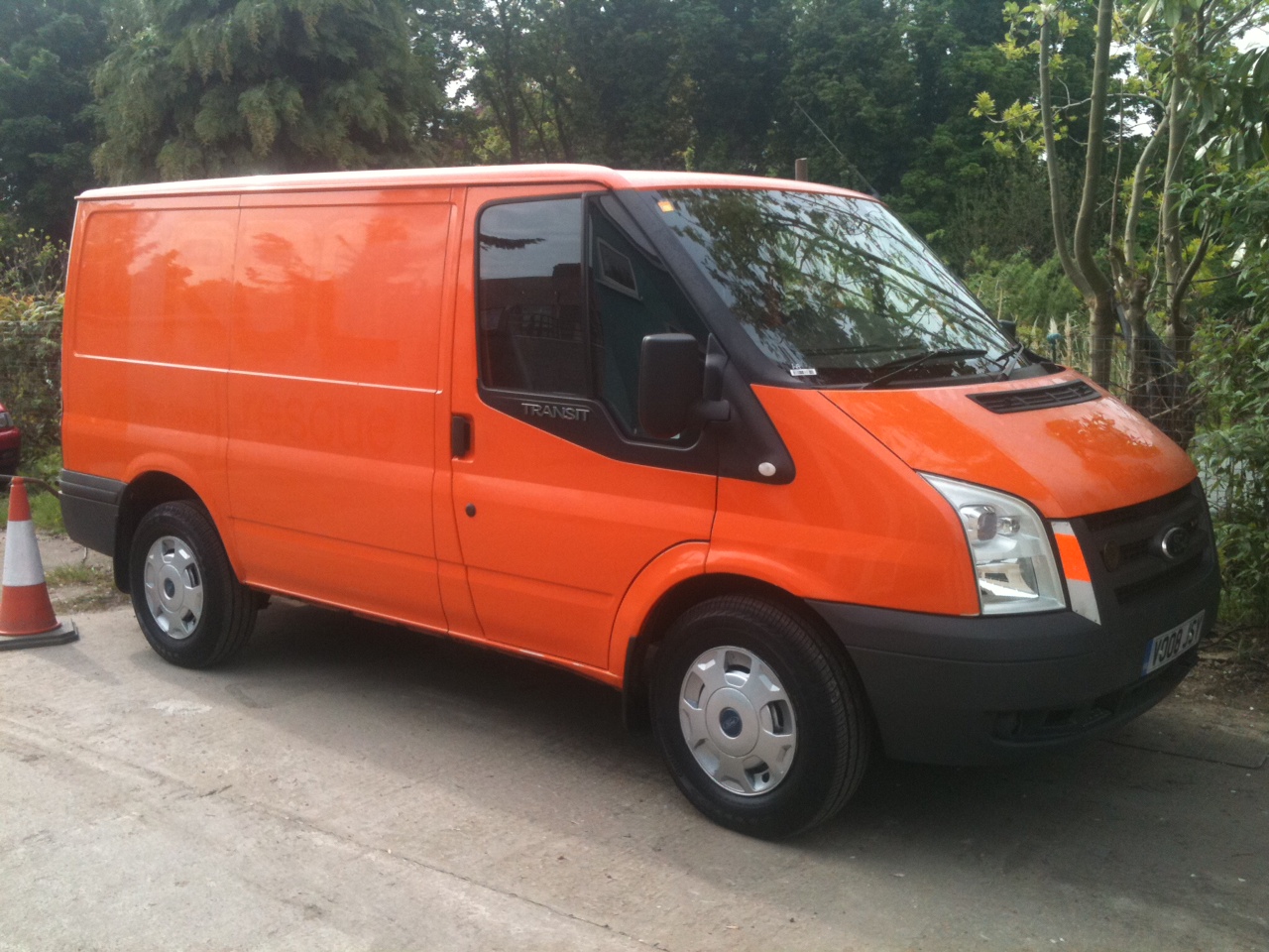 What a lovely orange van | CLIDIVE